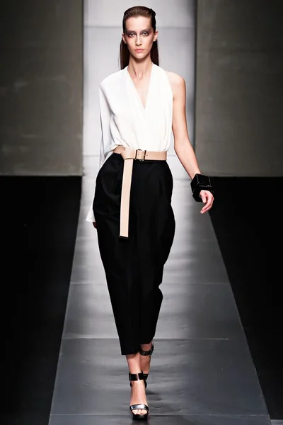 Look 18